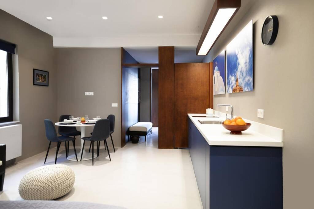 Stylish Decorated Apartment In Kolonaki Atene Esterno foto
